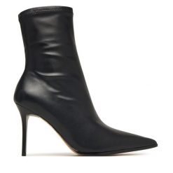 Botki Aldo. Czarne botki damskie Aldo, bez obcasa, na szpilce, bez zapięcia. Za 509.99 zł.