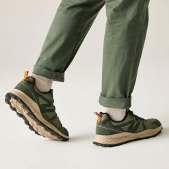 Buty Regatta Leighton. Zielone trekkingi męskie Regatta, outdoorowe. Za 189.49 zł.