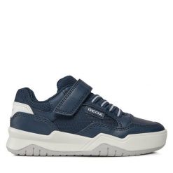 Sneakersy Geox. Niebieskie półbuty chłopięce Geox, bez wzorów, bez zapięcia. Za 149.99 zł.