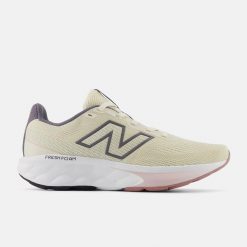 Buty biegowe damskie New Balance 520 Running (W5207J8). Żółte obuwie sportowe damskie New Balance, bez wzorów. Za 309.00 zł.