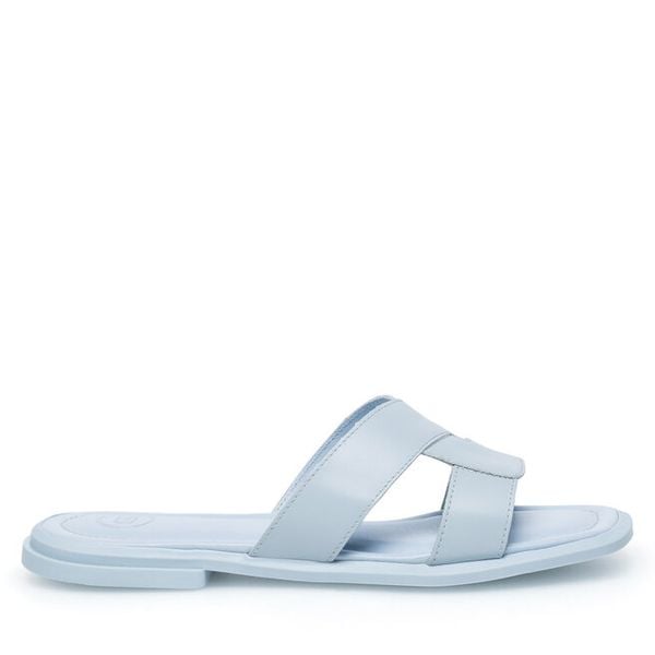 Klapki GINO ROSSI. Niebieskie klapki damskie Gino Rossi, bez wzorów, bez obcasa. Za 124.99 zł.
