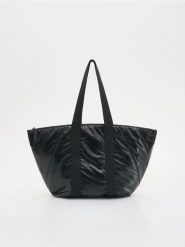 Torebka shopper - czarny. Czarne torebki shopper damskie Reserved, bez wzorów, bez dodatków. W wyprzedaży za 55.99 zł.