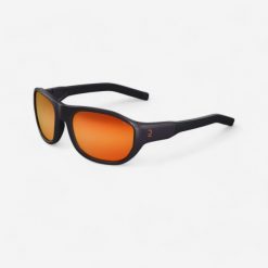 Okulary przeciwsłoneczne turystyczne dla dzieci MH T500, 6-10 lat, kat. 4. Brązowe okulary przeciwsłoneczne dla dzieci Decathlon. Za 49.99 zł.