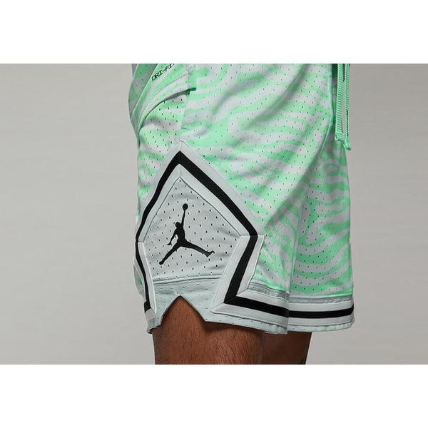 Spodenki męskie nike air jordan dri-fit sport bc all over printed diamond. Zielone krótkie spodenki sportowe męskie Nike, m, bez wzorów, dri-fit (nike). Za 249.00 zł.