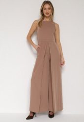 Ciemnobeżowy Elegancki Kombinezon z Ozdobnymi Zakładkami Zellysha. Brązowe sukienki damskie Born2be, na co dzień, s, z aplikacjami, eleganckie, bez kołnierzyka, bez ramiączek, proste. Za 149.99 zł.
