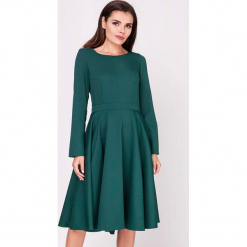 Sukienka w kolorze ciemnozielonym. Zielone sukienki damskie Moda w jesiennych kolorach, z dekoltem na plecach, z długim rękawem. W wyprzedaży za 109.95 zł.