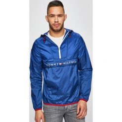 Tommy Hilfiger - Kurtka. Niebieskie kurtki męskie Tommy Hilfiger, l, bez wzorów, z poliamidu, krótkie, z kapturem. W wyprzedaży za 699.90 zł.