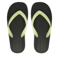 Japonki Tommy Jeans. Zielone klapki damskie Tommy Jeans, bez wzorów, z jeansu, bez obcasa. Za 209.99 zł.