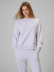 4F Bluza dresowa loose bez kaptura damska - szara S. Szare swetry damskie 4f, l, bez wzorów, z bawełny, bez kołnierzyka, bez ramiączek, bez kaptura. Za 129.99 zł.