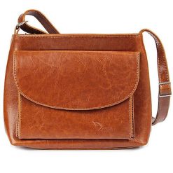 Torebka skórzana damska listonoszka DAN-A T34 camel. Brązowe torby na ramię damskie DAN-A, bez wzorów, ze skóry, bez dodatków. Za 269.99 zł.