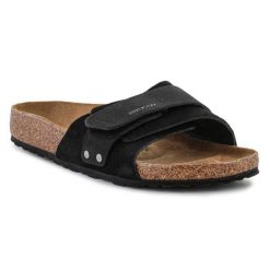 Klapki Birkenstock Oita 1024200 czarne. Czarne klapki damskie bez wzorów, z gumy, casualowe, bez obcasa. Za 692.72 zł.