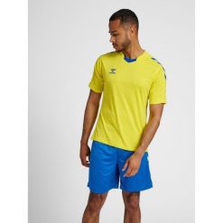 Koszulka piłkarska z krótkim rękawem męska Hummel Core XK Poly Jersey S/S. Niebieskie koszulki sportowe męskie Hummel, m, bez wzorów, z jersey, bez kołnierzyka, bez ramiączek, do piłki nożnej. Za 84.00 zł.