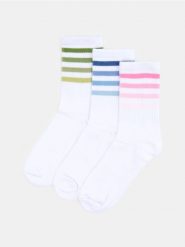 Bawełniane skarpetki 3 pack - biały. Białe skarpety damskie Sinsay, bez wzorów, z bawełny. Za 15.99 zł.