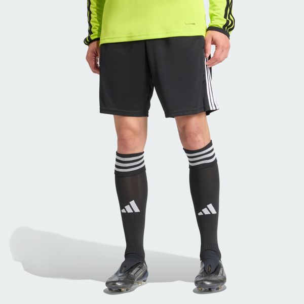SPODENKI REFEREE 26. Białe krótkie spodenki sportowe męskie Adidas, s, bez wzorów, z materiału, do piłki nożnej, climacool (adidas). Za 149.00 zł.