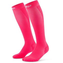 Damskie długie skarpety kompresyjne sportowe Core Run wysokie CEP. Czerwone skarpety damskie CEP, bez wzorów, z elastanu. Za 199.00 zł.