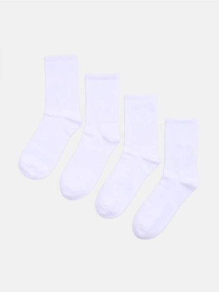 Długie skarpetki 4 pack - biały. Białe skarpety męskie Sinsay, bez wzorów. Za 15.99 zł.