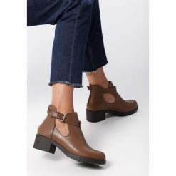 Khaki Botki Charli. Brązowe botki damskie Born2be, z jeansu, z okrągłym noskiem, bez obcasa, na słupku, bez zapięcia. Za 109.99 zł.