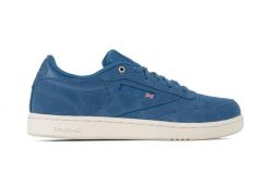 Buty na co dzień młodzieżowe REEBOK CLUB C 85 MCC skóra. Niebieskia obuwie sportowe damskie Reebok, bez wzorów, z kauczuku, trekkingowe, Reebok Club. Za 214.00 zł.