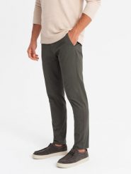 Jednolite męskie spodnie chino SLIM FIT – khaki V3 - Rozmiar: XL. Brązowe eleganckie spodnie męskie Ombre Clothing, m, z aplikacjami, z bawełny. W wyprzedaży za 89.99 zł.