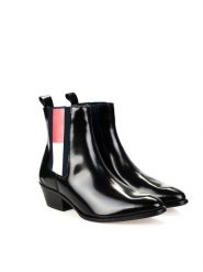 Tommy Hilfiger Botki | EN0EN00711 | Kobieta | Czarny. Czarne kozaki damskie Tommy Hilfiger, ze skóry, bez obcasa. W wyprzedaży za 369.00 zł.