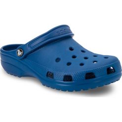 Klapki CROCS - Classic 10001 Blue Jean. Niebieskie klapki damskie Crocs, z tworzywa sztucznego. W wyprzedaży za 139.00 zł.