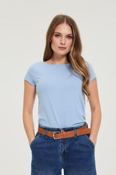 Bawełniany t-shirt niebieski. Niebieskie bluzki damskie MOODO, l, bez wzorów, z bawełny, bez kołnierzyka, bez ramiączek. Za 34.99 zł.