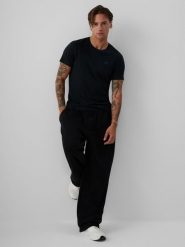 4F T-shirt slim gładki męski - szary XXL. Szare t-shirty męskie 4f, m, bez wzorów, z dzianiny, klasyczne, bez kołnierzyka. Za 69.99 zł.