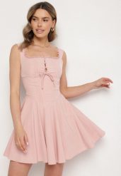 Różowa Rozkloszowana Sukienka Vices w Rustykalnym Stylu z Wiązaniem Gorsetowym Foliora. Czerwone sukienki damskie Born2be, na co dzień, l, bez wzorów, eleganckie, bez kołnierzyka, bez ramiączek, mini, gorsetowe. Za 99.99 zł.