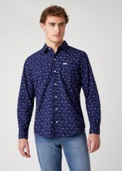 MĘSKA KOSZULA MATERIAŁOWA WRANGLER LS 1PKT SHIRT INDIGO W5D0N4452 112130102. Niebieskie koszule męskie Wrangler, m, bez wzorów, z materiału, bez kołnierzyka, bez ramiączek. Za 129.99 zł.