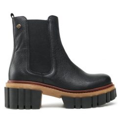 Sztyblety Maciejka. Czarne botki damskie Maciejka, bez obcasa, na słupku, bez zapięcia. Za 399.99 zł.