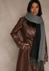 Czarny Szalik z Bawełny i Wiskozy o Klasycznym Fasonie z Frędzlami Vetirosa. Czarne szaliki i chusty damskie Renee, bez wzorów, z bawełny, klasyczne. Za 39.99 zł.