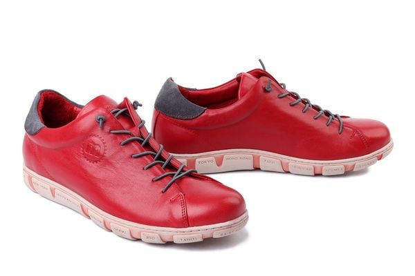 MANITU 840151-04 rot, półbuty damskie. Czerwone półbuty damskie Manitu, bez wzorów, ze skóry, bez obcasa, bez zapięcia. Za 279.92 zł.
