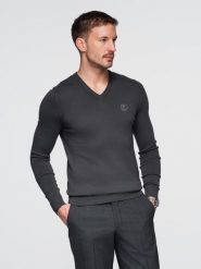 Elegancki sweter męski BASIC V-neck z wiskozą - grafitowy V17 - Rozmiar: XL. Szare swetry przez głowę męskie Ombre Clothing, m, bez wzorów, z wiskozy, bez kołnierzyka. W wyprzedaży za 89.99 zł.
