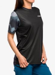 Koszulka rowerowa damska Northwave Xtrail 2 Woman Jersey Short Sleeve. Czarne koszulki sportowe damskie Northwave, xs, bez wzorów, z jersey, bez kołnierzyka, bez ramiączek, rowerowe. Za 147.00 zł.