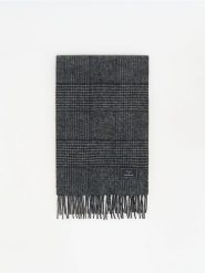 Wełniany szalik - ciemnoszary. Szare szaliki męskie Reserved, bez wzorów, z wełny. Za 159.99 zł.