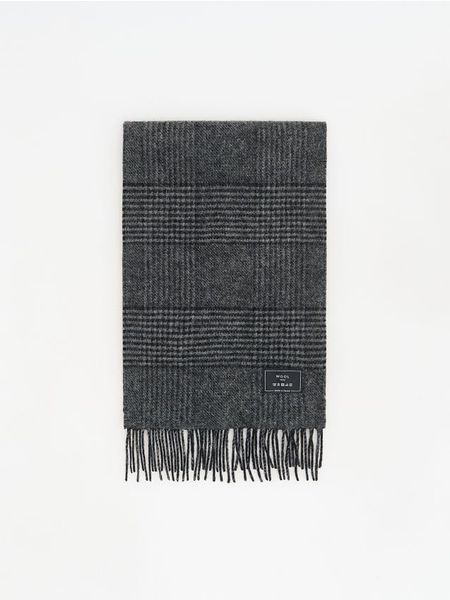Wełniany szalik - ciemnoszary. Szare szaliki męskie Reserved, bez wzorów, z wełny. Za 159.99 zł.