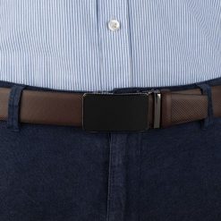 Pasek męski skórzany 3,5 cm klamra automatyczna Beltimore brązowy 53-548 : Kolory - brązowy, beżowy, Rozmiar pasków - r.110-125 cm. Brązowe paski damskie bez wzorów, ze skóry, wizytowe. Za 64.99 zł.