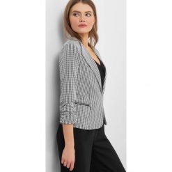 Taliowany żakiet w pepitkę. Żakiety damskie marki Orsay. Za 119.99 zł.