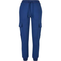 Damski strój do joggingu typu cargo Urban Classics. Niebieskie spodnie sportowe damskie Urban Classics, bez wzorów, do biegania. Za 206.00 zł.