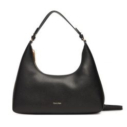 Torebka Calvin Klein. Czarne torebki do ręki damskie Calvin Klein, bez wzorów, klasyczne, bez dodatków. Za 339.99 zł.