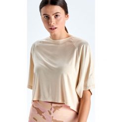 Krótka bluzka o kroju oversize - Kremowy. Bluzki damskie marki Cropp. Za 39.99 zł.