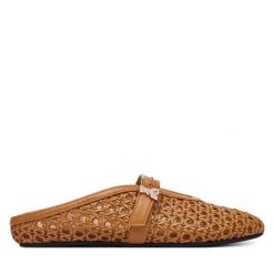 Klapki Patrizia Pepe. Brązowe klapki damskie Patrizia Pepe, bez wzorów, bez obcasa. Za 539.99 zł.