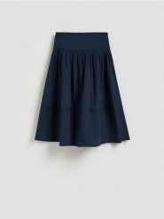 Bawełniana spódnica midi - granatowy. Niebieskie spódnice damskie Reserved, l, bez wzorów, z bawełny, midi, rozkloszowane. Za 129.99 zł.