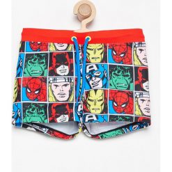 Kąpielówki z superbohaterami marvel - Biały. Kąpielówki dla chłopców Reserved, z motywem z bajki. W wyprzedaży za 14.99 zł.