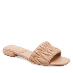 Klapki Badura. Brązowe klapki damskie Badura, bez wzorów, bez obcasa. Za 179.99 zł.