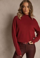 Bordowy Gładki Golf Zdobiony Guzikami przy Dekolcie Rallessa. Czerwone swetry damskie Renee, l, z aplikacjami, z jeansu, eleganckie, bez kołnierzyka, bez ramiączek, długie, bez kaptura. Za 79.99 zł.