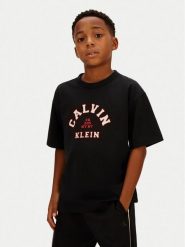 Calvin Klein Jeans T-Shirt Varsity Graphic IB0IB02637 Czarny Regular Fit. Czarne t-shirty dla chłopców Calvin Klein Jeans, bez wzorów, z bawełny, bez ramiączek. Za 129.99 zł.