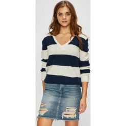 Tommy Jeans - Sweter. Swetry damskie marki Tommy Jeans. W wyprzedaży za 319.90 zł.