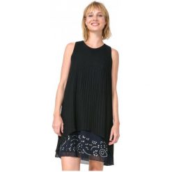 Desigual Sukienka Damska Besalú 44 Czarny. Czarne sukienki damskie Desigual. W wyprzedaży za 299.00 zł.