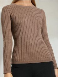 Dopasowany sweter z długimi rękawami - brązowy. Brązowe swetry damskie Sinsay, l, bez wzorów, bez kołnierzyka, bez ramiączek, długie, bez kaptura. Za 29.99 zł.